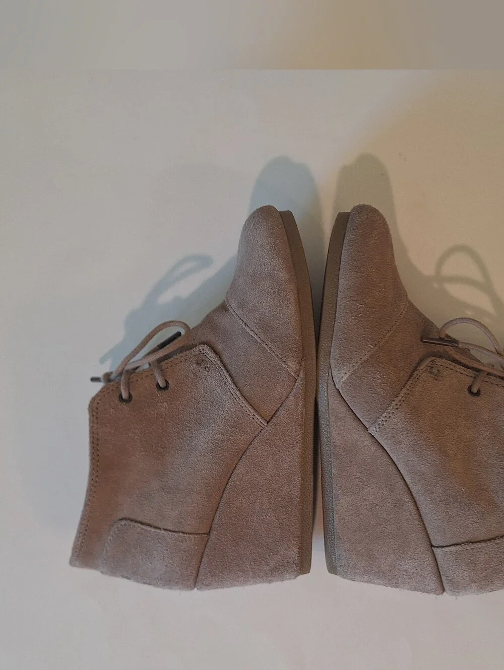 Toms Desert Wedge Taupe Suede Booties Size 8